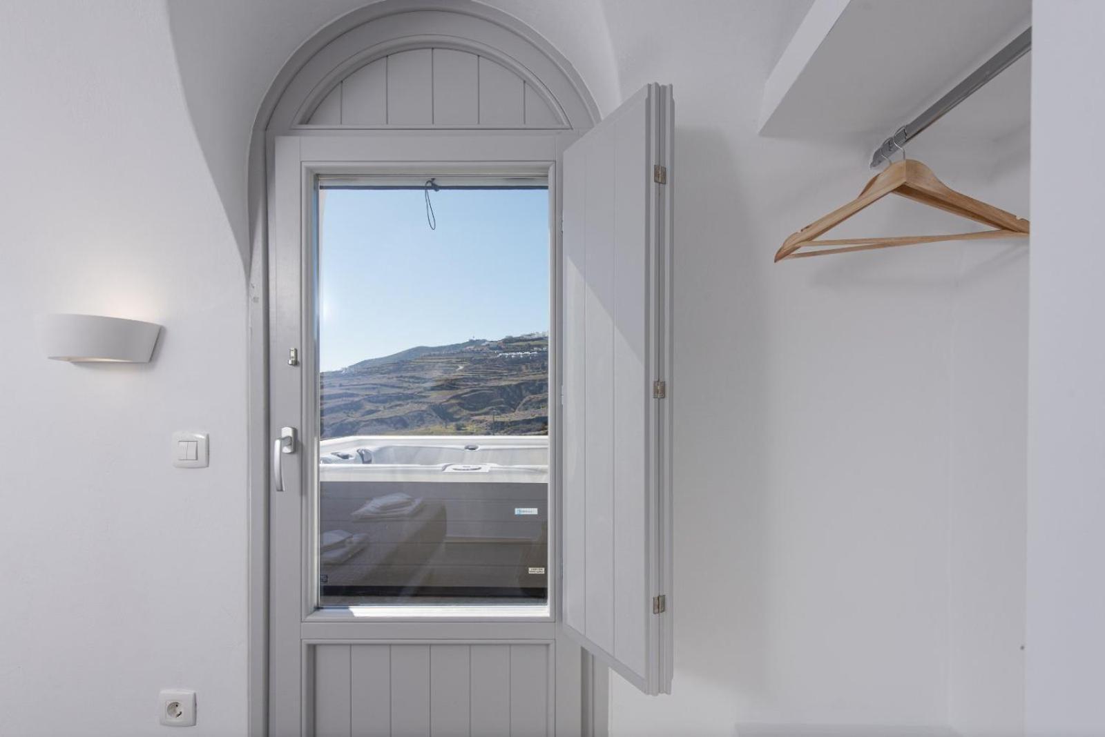 Vóthon Golden View Suites מראה חיצוני תמונה
